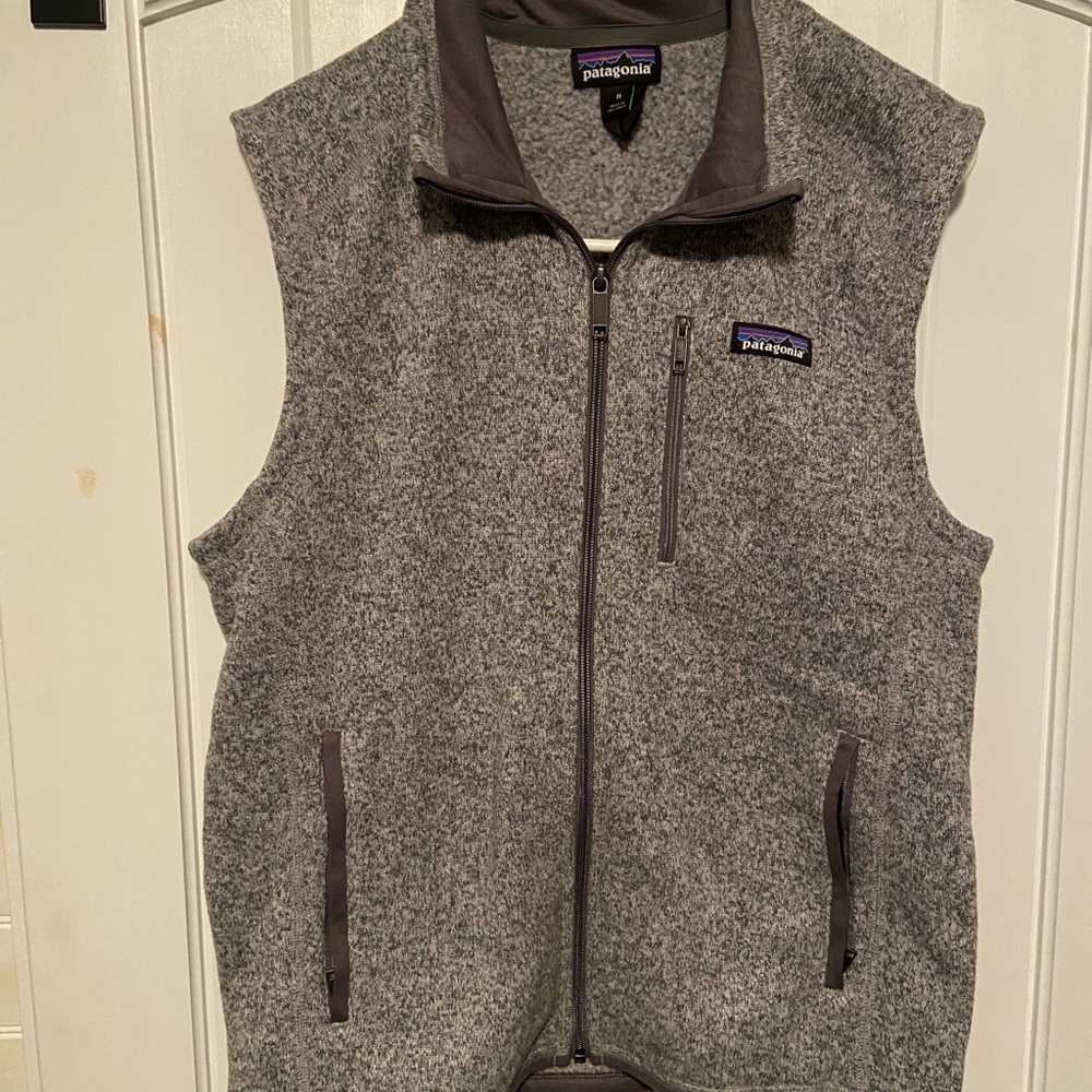 Patagonia vest size med zippered front closure & pockets used great condition